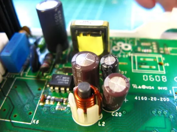 Реле нагрева на плате управления стиралки